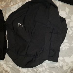 Long sleeve crop top